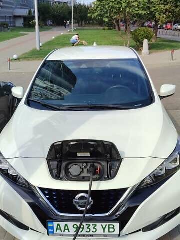 Белый Ниссан Лиф, объемом двигателя 0 л и пробегом 48 тыс. км за 17990 $, фото 1 на Automoto.ua