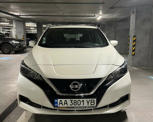 Белый Ниссан Лиф, объемом двигателя 0 л и пробегом 91 тыс. км за 13000 $, фото 1 на Automoto.ua