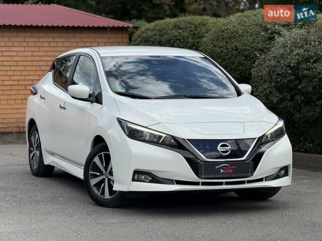 Белый Ниссан Лиф, объемом двигателя 0 л и пробегом 131 тыс. км за 11999 $, фото 1 на Automoto.ua