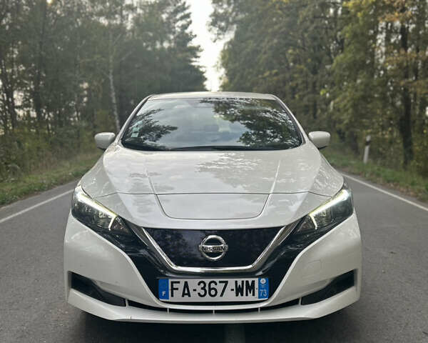 Белый Ниссан Лиф, объемом двигателя 0 л и пробегом 29 тыс. км за 12600 $, фото 1 на Automoto.ua