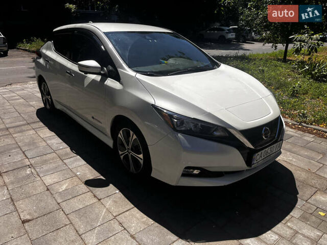 Белый Ниссан Лиф, объемом двигателя 0 л и пробегом 65 тыс. км за 14500 $, фото 1 на Automoto.ua