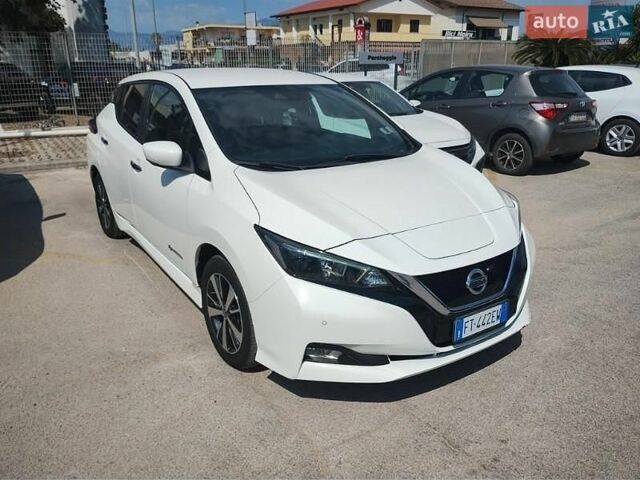 Білий Ніссан Ліф, об'ємом двигуна 0 л та пробігом 8 тис. км за 13900 $, фото 1 на Automoto.ua