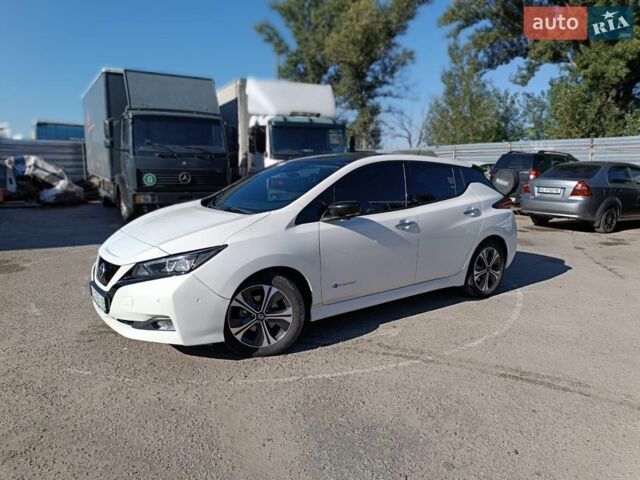 Белый Ниссан Лиф, объемом двигателя 0 л и пробегом 88 тыс. км за 14000 $, фото 1 на Automoto.ua