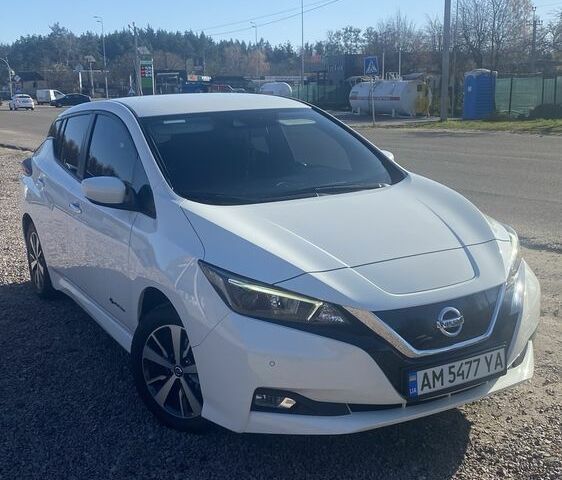 Белый Ниссан Лиф, объемом двигателя 0 л и пробегом 120 тыс. км за 12200 $, фото 1 на Automoto.ua