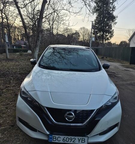 Белый Ниссан Лиф, объемом двигателя 0 л и пробегом 161 тыс. км за 10500 $, фото 1 на Automoto.ua