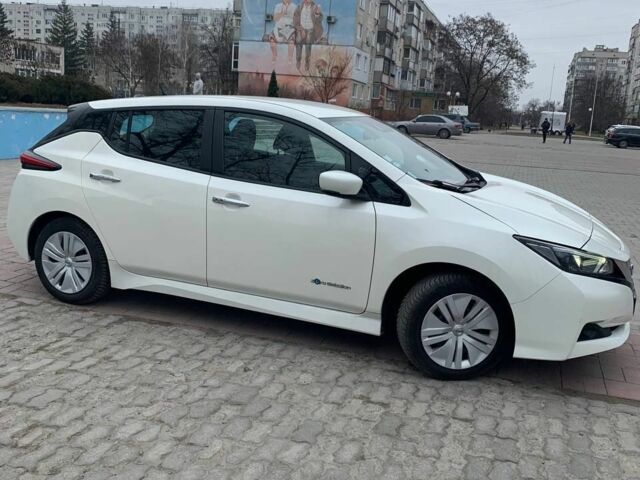 Білий Ніссан Ліф, об'ємом двигуна 0 л та пробігом 52 тис. км за 12650 $, фото 1 на Automoto.ua