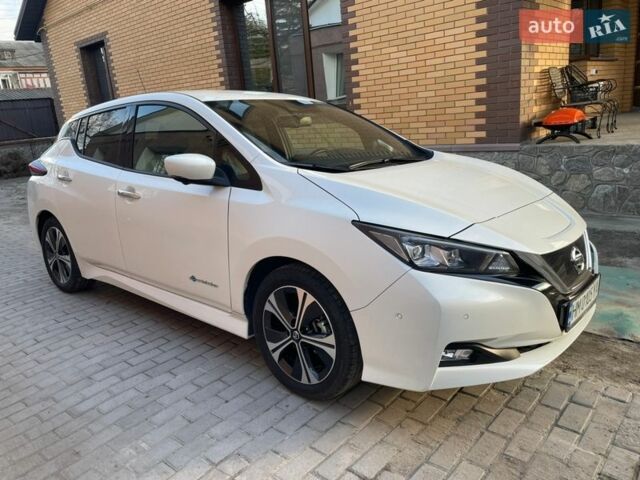 Білий Ніссан Ліф, об'ємом двигуна 0 л та пробігом 17 тис. км за 14500 $, фото 1 на Automoto.ua