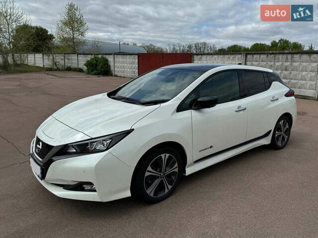 Білий Ніссан Ліф, об'ємом двигуна 0 л та пробігом 85 тис. км за 14500 $, фото 1 на Automoto.ua