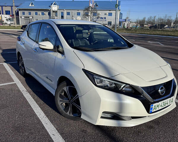 Белый Ниссан Лиф, объемом двигателя 0 л и пробегом 94 тыс. км за 12100 $, фото 1 на Automoto.ua