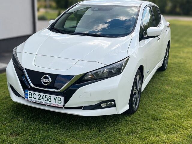 Белый Ниссан Лиф, объемом двигателя 0 л и пробегом 145 тыс. км за 13200 $, фото 1 на Automoto.ua