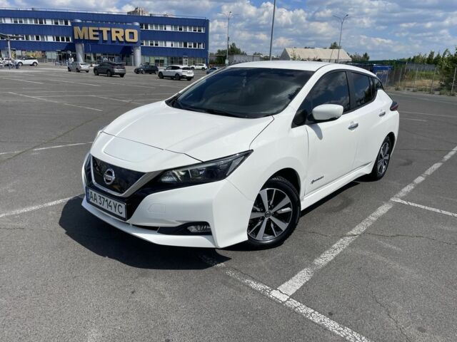 Белый Ниссан Лиф, объемом двигателя 0 л и пробегом 58 тыс. км за 13000 $, фото 1 на Automoto.ua