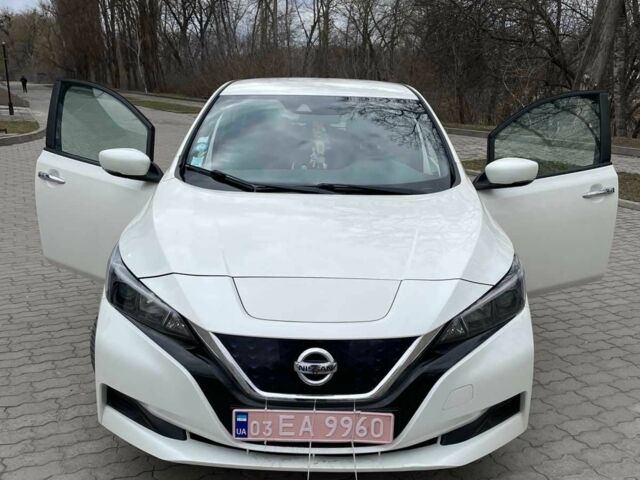 Белый Ниссан Лиф, объемом двигателя 0 л и пробегом 70 тыс. км за 12700 $, фото 1 на Automoto.ua