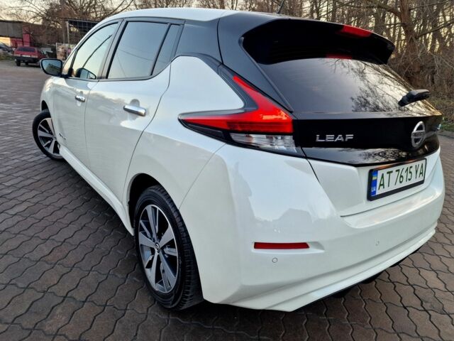 Белый Ниссан Лиф, объемом двигателя 0 л и пробегом 129 тыс. км за 10500 $, фото 1 на Automoto.ua