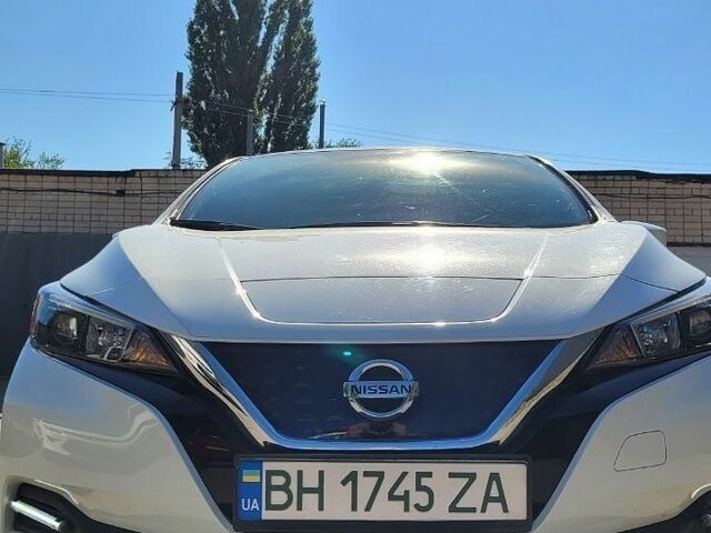 Белый Ниссан Лиф, объемом двигателя 0 л и пробегом 40 тыс. км за 11500 $, фото 1 на Automoto.ua