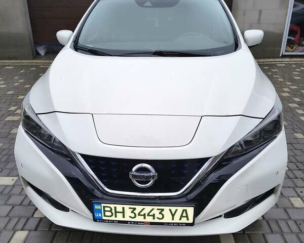 Білий Ніссан Ліф, об'ємом двигуна 0 л та пробігом 20 тис. км за 15500 $, фото 1 на Automoto.ua