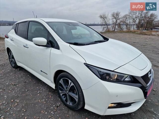 Белый Ниссан Лиф, объемом двигателя 0 л и пробегом 133 тыс. км за 11998 $, фото 1 на Automoto.ua