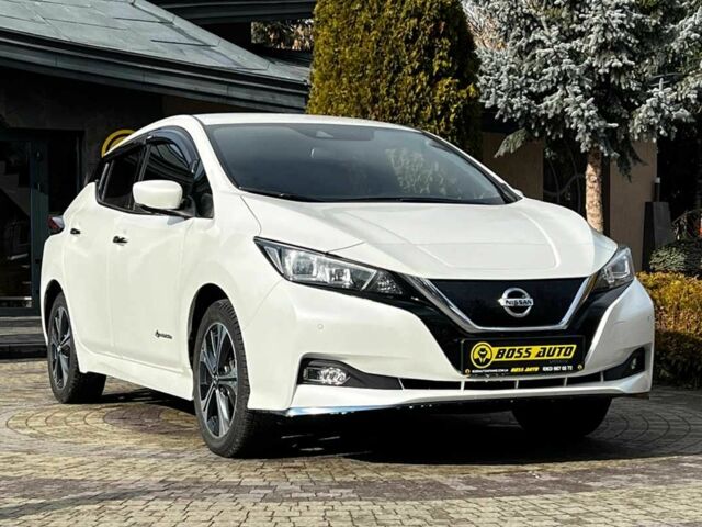 Белый Ниссан Лиф, объемом двигателя 0 л и пробегом 106 тыс. км за 16800 $, фото 1 на Automoto.ua