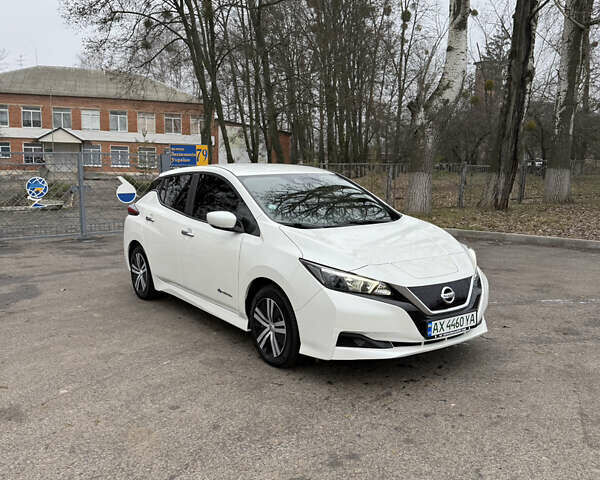 Белый Ниссан Лиф, объемом двигателя 0 л и пробегом 58 тыс. км за 13500 $, фото 1 на Automoto.ua