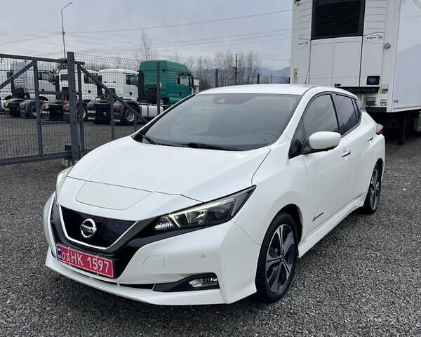 Белый Ниссан Лиф, объемом двигателя 0 л и пробегом 58 тыс. км за 13500 $, фото 1 на Automoto.ua