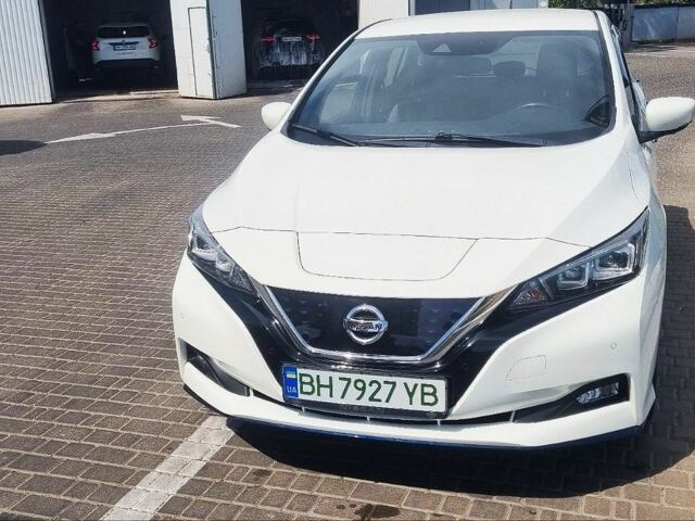 Белый Ниссан Лиф, объемом двигателя 0 л и пробегом 119 тыс. км за 17600 $, фото 1 на Automoto.ua