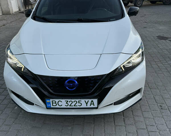 Белый Ниссан Лиф, объемом двигателя 0 л и пробегом 72 тыс. км за 17200 $, фото 1 на Automoto.ua