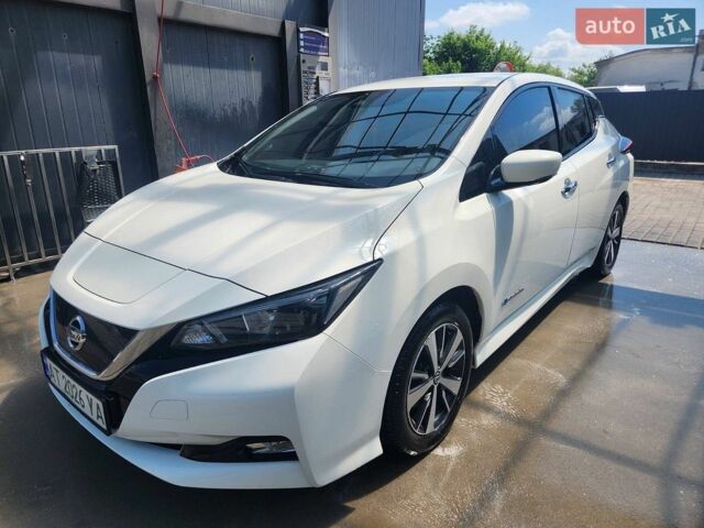 Белый Ниссан Лиф, объемом двигателя 0 л и пробегом 110 тыс. км за 12500 $, фото 1 на Automoto.ua