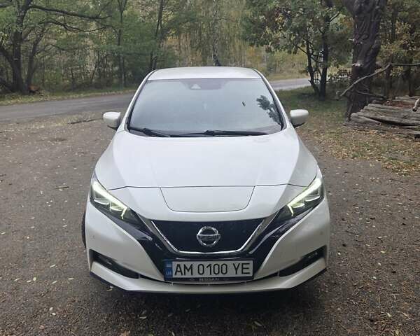 Белый Ниссан Лиф, объемом двигателя 0 л и пробегом 270 тыс. км за 13500 $, фото 1 на Automoto.ua