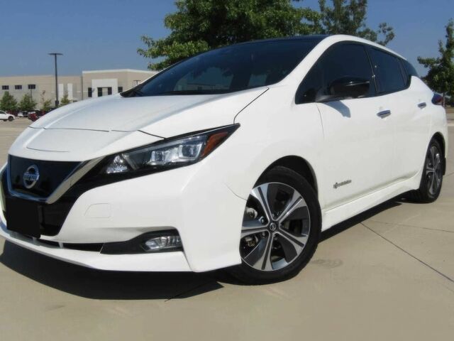 Белый Ниссан Лиф, объемом двигателя 0 л и пробегом 32 тыс. км за 12500 $, фото 1 на Automoto.ua