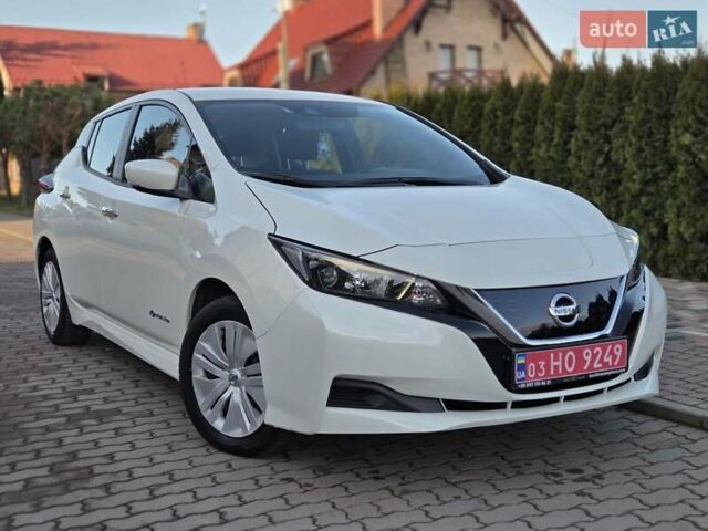 Білий Ніссан Ліф, об'ємом двигуна 0 л та пробігом 15 тис. км за 13400 $, фото 1 на Automoto.ua