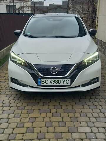 Белый Ниссан Лиф, объемом двигателя 0 л и пробегом 113 тыс. км за 14800 $, фото 1 на Automoto.ua