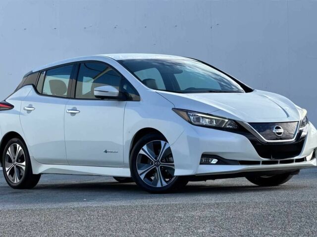 Белый Ниссан Лиф, объемом двигателя 0 л и пробегом 50 тыс. км за 5000 $, фото 1 на Automoto.ua