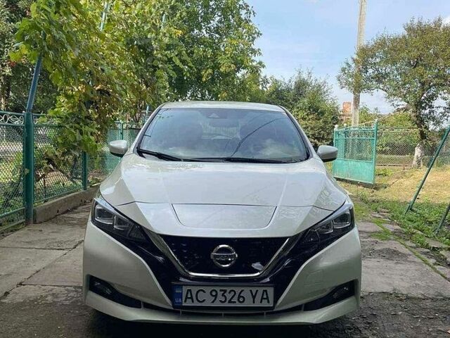Белый Ниссан Лиф, объемом двигателя 0 л и пробегом 88 тыс. км за 13500 $, фото 1 на Automoto.ua