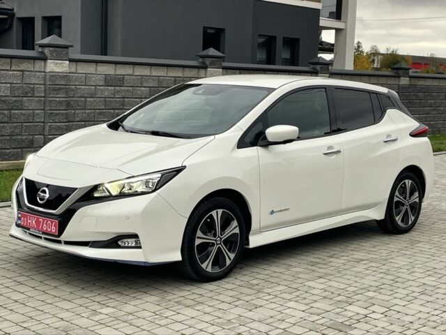 Белый Ниссан Лиф, объемом двигателя 0 л и пробегом 111 тыс. км за 15000 $, фото 1 на Automoto.ua