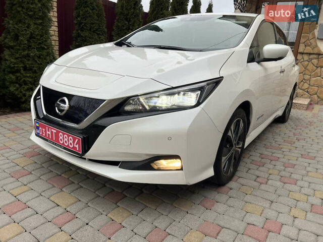 Белый Ниссан Лиф, объемом двигателя 0 л и пробегом 133 тыс. км за 12250 $, фото 1 на Automoto.ua