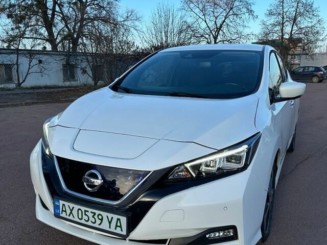 Белый Ниссан Лиф, объемом двигателя 0 л и пробегом 20 тыс. км за 15300 $, фото 1 на Automoto.ua