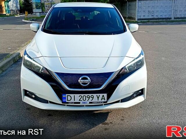 Білий Ніссан Ліф, об'ємом двигуна 0 л та пробігом 170 тис. км за 13600 $, фото 1 на Automoto.ua
