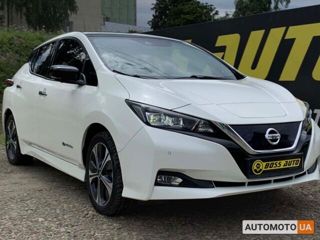 Белый Ниссан Лиф, объемом двигателя 40 л и пробегом 42 тыс. км за 19200 $, фото 1 на Automoto.ua