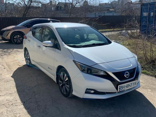 Білий Ніссан Ліф, об'ємом двигуна 0 л та пробігом 43 тис. км за 18000 $, фото 1 на Automoto.ua