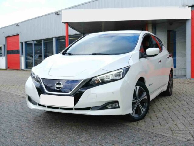 Белый Ниссан Лиф, объемом двигателя 0 л и пробегом 40 тыс. км за 6900 $, фото 1 на Automoto.ua