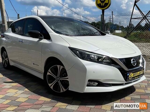 Белый Ниссан Лиф, объемом двигателя 40 л и пробегом 125 тыс. км за 12900 $, фото 1 на Automoto.ua