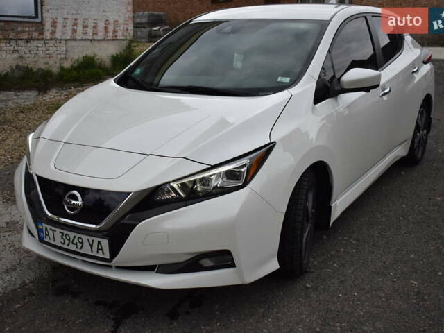 Белый Ниссан Лиф, объемом двигателя 0 л и пробегом 55 тыс. км за 13200 $, фото 1 на Automoto.ua