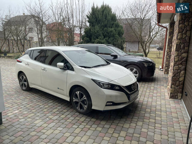 Белый Ниссан Лиф, объемом двигателя 0 л и пробегом 111 тыс. км за 14900 $, фото 1 на Automoto.ua