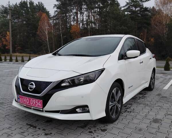 Белый Ниссан Лиф, объемом двигателя 0 л и пробегом 200 тыс. км за 10800 $, фото 1 на Automoto.ua