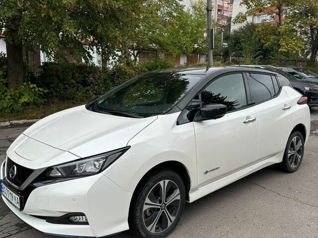 Белый Ниссан Лиф, объемом двигателя 0 л и пробегом 103 тыс. км за 18500 $, фото 1 на Automoto.ua