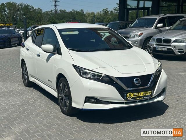 Белый Ниссан Лиф, объемом двигателя 62 л и пробегом 114 тыс. км за 18200 $, фото 1 на Automoto.ua