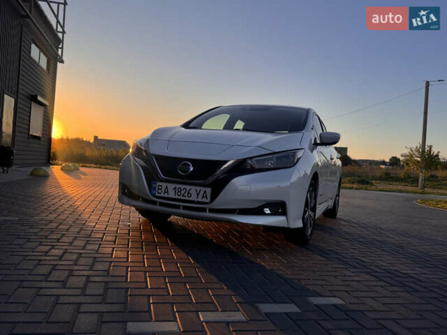 Белый Ниссан Лиф, объемом двигателя 0 л и пробегом 69 тыс. км за 13900 $, фото 1 на Automoto.ua