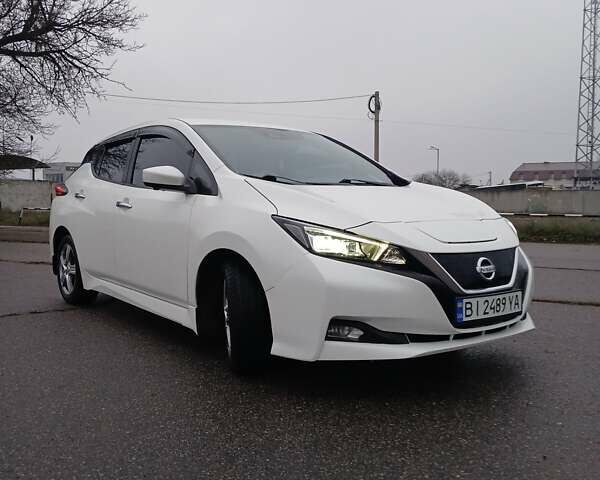 Белый Ниссан Лиф, объемом двигателя 0 л и пробегом 109 тыс. км за 12900 $, фото 1 на Automoto.ua