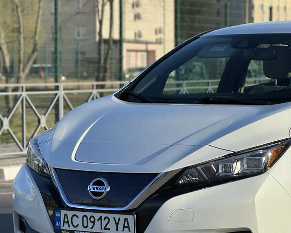 Белый Ниссан Лиф, объемом двигателя 0 л и пробегом 38 тыс. км за 18500 $, фото 1 на Automoto.ua