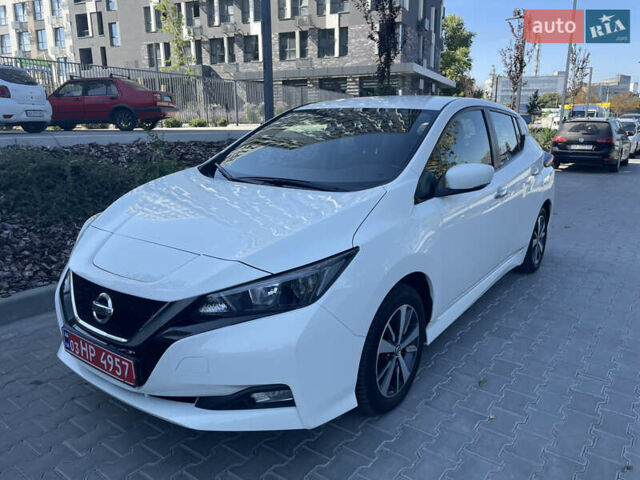 Белый Ниссан Лиф, объемом двигателя 0 л и пробегом 77 тыс. км за 13600 $, фото 1 на Automoto.ua