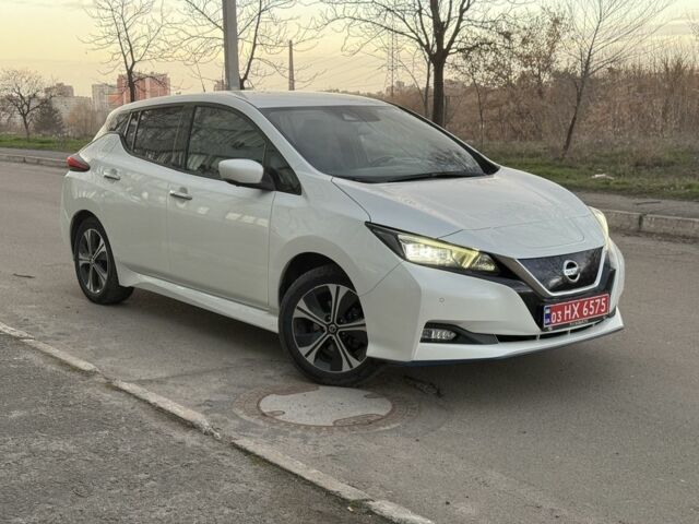 Белый Ниссан Лиф, объемом двигателя 0 л и пробегом 115 тыс. км за 15999 $, фото 1 на Automoto.ua